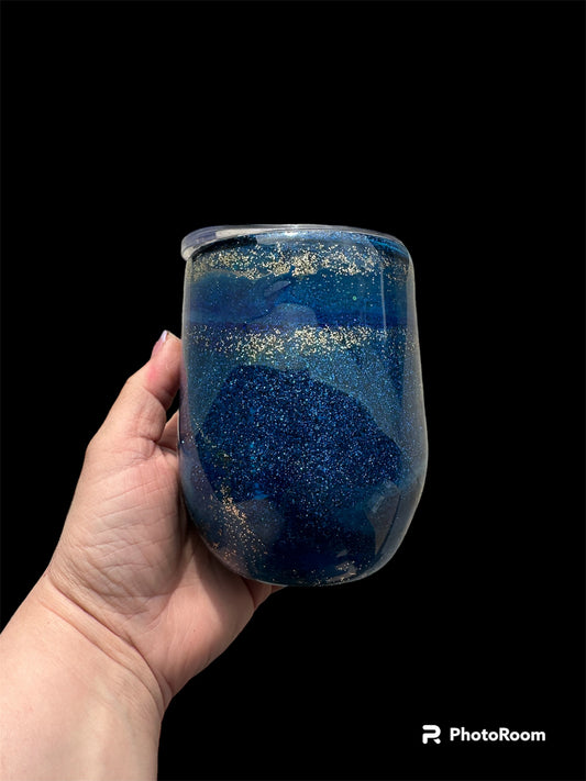 Blue and turquoise wine tumbler